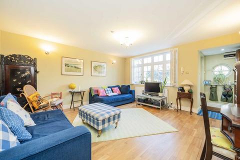 2 bedroom end of terrace house for sale, Langford Close, London W3
