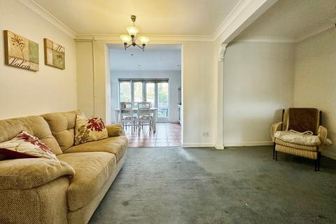 32 Barry Drive, Kirby Muxloe, Leicester, LE9 2HH