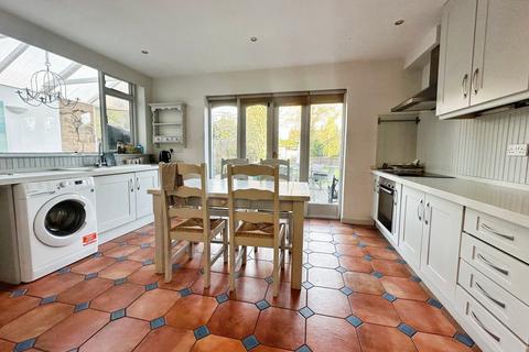 32 Barry Drive, Kirby Muxloe, Leicester, LE9 2HH