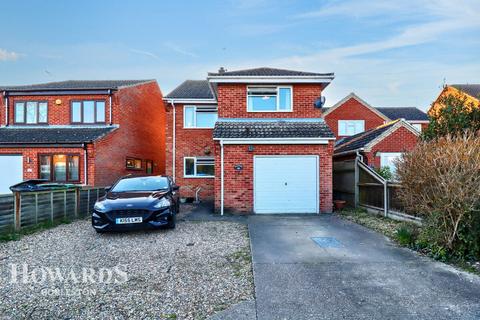 4 bedroom detached house for sale, Station Road North, Belton