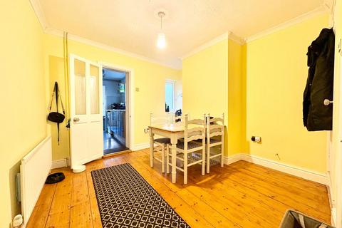 2 bedroom terraced house to rent, Watlington Street, Reading, Berkshire, RG1