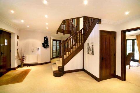 4 bedroom detached house to rent, Westwood Road, Windlesham, Surrey, GU20