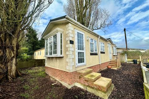 1 bedroom park home for sale, The Green, Cummings Hall Lane, Noak Hill, Romford