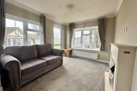 1 bedroom park home for sale, The Green, Cummings Hall Lane, Noak Hill, Romford