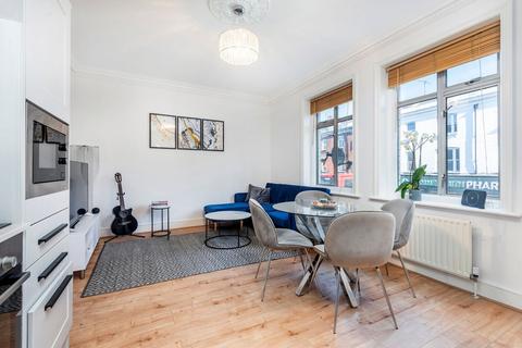 2 bedroom flat to rent, Fulham Palace Road, London W6