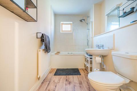 24 Blackburn Close, Headington, Oxford, OX3 7TX