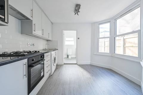 1 bedroom flat to rent, Wood Street, Walthamstow, London, E17