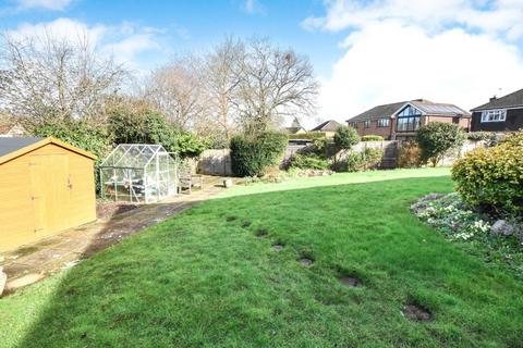 5 bedroom detached house for sale, Garden Close, Hampshire RG27