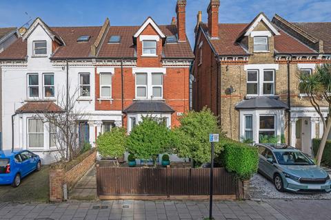 2 bedroom ground floor flat to rent, Gleneldon Road, London SW16