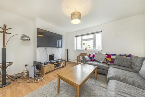 2 bedroom flat to rent, Invicta Road, London SE3