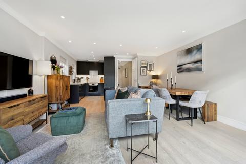 Flat 2, 2 Sutherland Road, London, W13 0DT