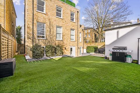 Flat 2, 2 Sutherland Road, London, W13 0DT