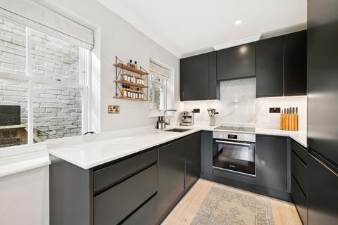 Flat 2, 2 Sutherland Road, London, W13 0DT