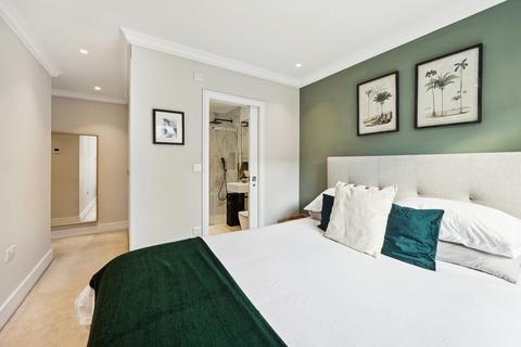 Flat 2, 2 Sutherland Road, London, W13 0DT