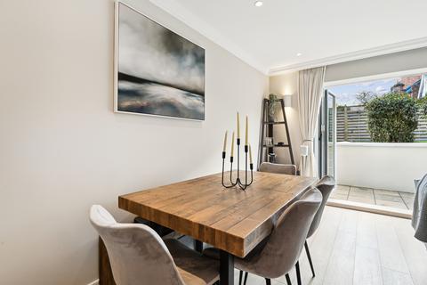 Flat 2, 2 Sutherland Road, London, W13 0DT