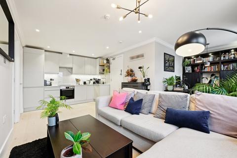 Flat 6, 2 Sutherland Road, London, W13 0DT