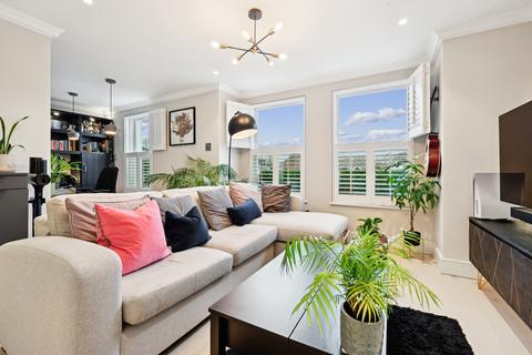 Flat 6, 2 Sutherland Road, London, W13 0DT