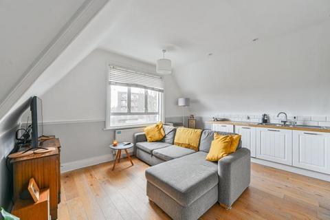 2 bedroom flat for sale, Grove Park, London, SE5