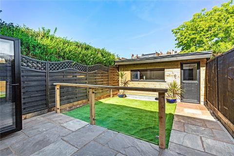 34 Pearscroft Road, London, SW6 2BB