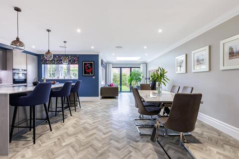 1 High Acre Close, Fetcham, Leatherhead, KT22 9FH