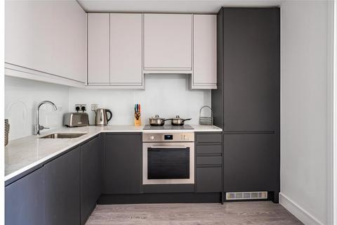 1 bedroom flat to rent, Addlestone, Surrey, KT15