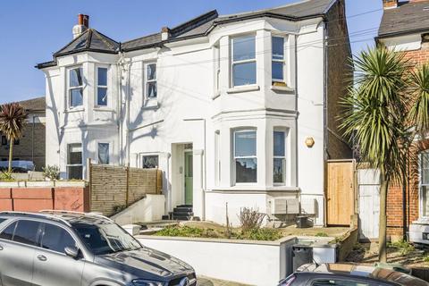 2 bedroom flat for sale, Thornlaw Road, West Norwood