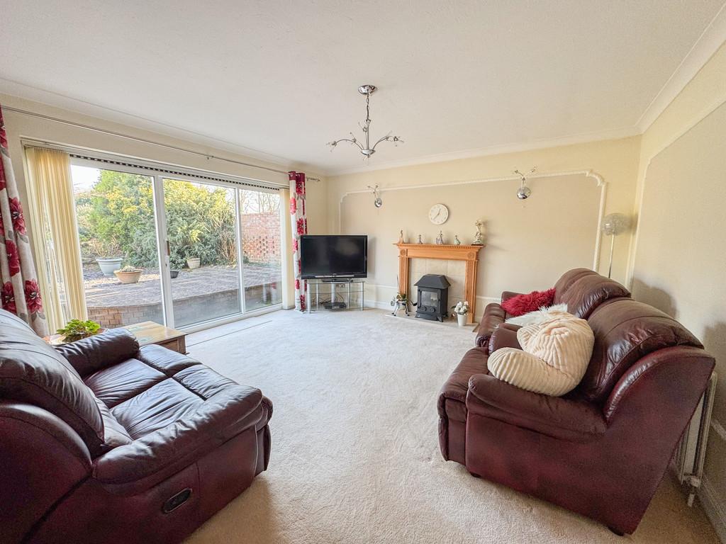 Lounge 1