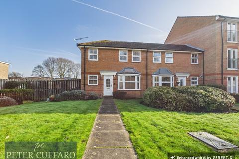 2 bedroom cluster house for sale, Lawrence Avenue, Ware SG12