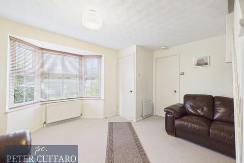 2 bedroom cluster house for sale, Lawrence Avenue, Ware SG12