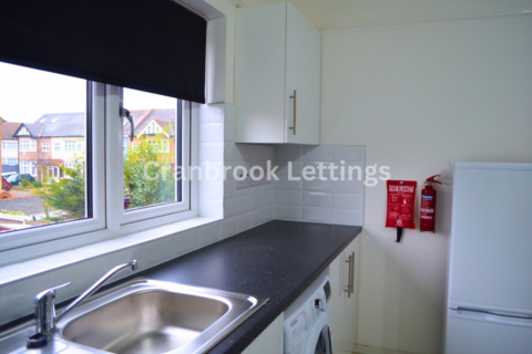 1 bedroom flat to rent, Ilford, IG2