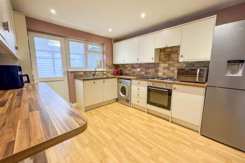 3 bedroom semi-detached house for sale, Eastbury Avenue, Rochford