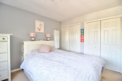 8 Cambrian Way, Finchampstead, Wokingham, RG40 3JF