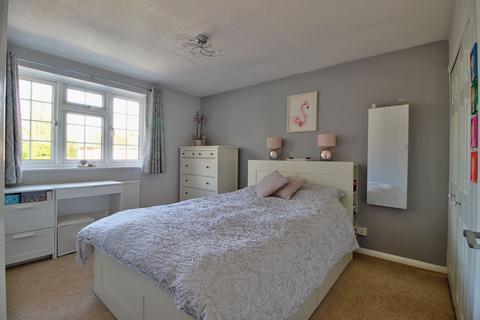 8 Cambrian Way, Finchampstead, Wokingham, RG40 3JF