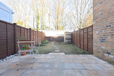 23 Barrington Close, Witney, OX28 5FJ