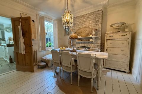 12 Scratton Road, Stanford-le-hope, SS17 0NZ
