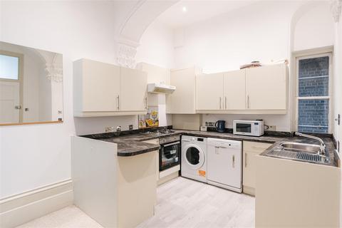 2 bedroom flat to rent, Parliament Hill, London