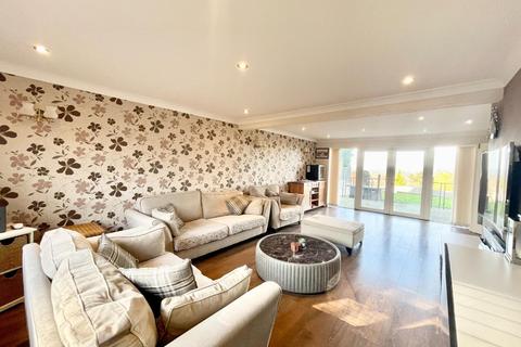 4 bedroom detached house for sale, Gilman Crescent, Windsor SL4