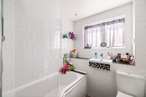 28 Firs Lane, Folkestone, CT19 4QE
