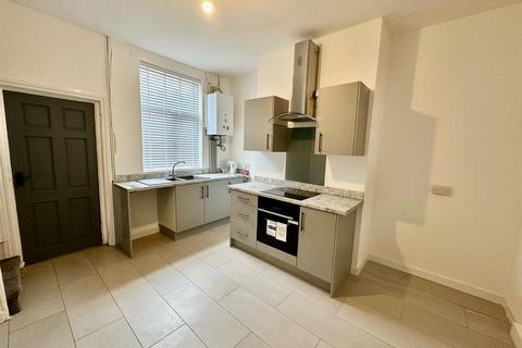 2 bedroom terraced house for sale, Ashton Road, Oldham