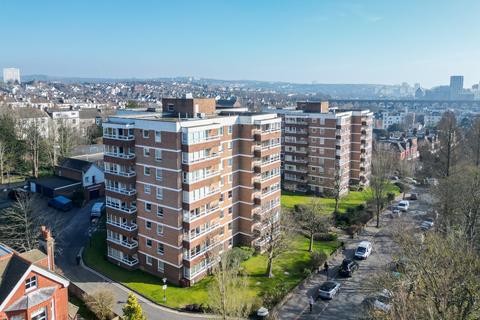 2 bedroom flat for sale, Greenacres, Preston Park Avenue, Brighton, BN1