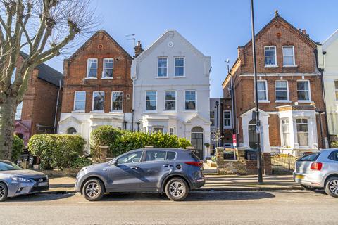 Ferme Park Road, Stroud Green N4