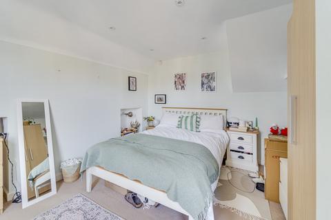 2 bedroom apartment for sale, Ferme Park Road, Stroud Green N4