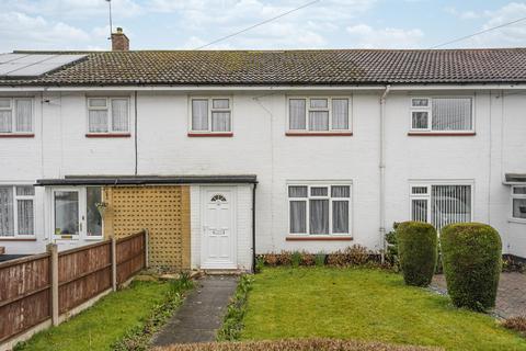 3 bedroom terraced house to rent, Brock Road, Crawley RH11