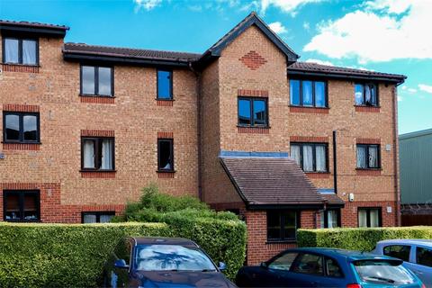 2 bedroom flat to rent, Pempath Place, Wembley, HA9