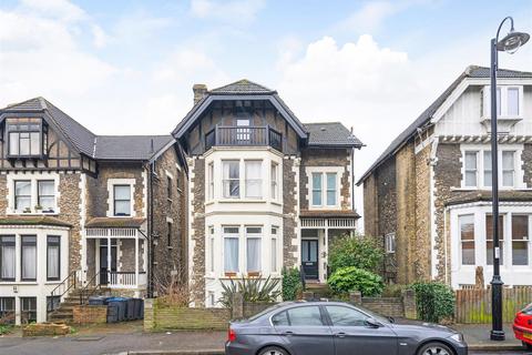 1 bedroom flat to rent, Gatestone Road, Crystal Palace, SE19