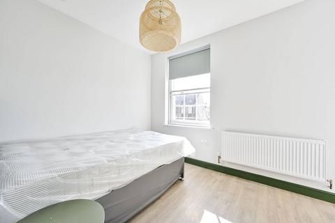 Studio to rent, Clapham High Street, Clapham High Street, London, SW4