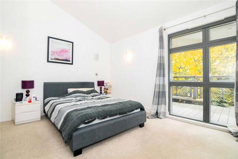 2 bedroom apartment for sale, Albany Court, Chiswick W4