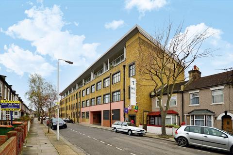 2 bedroom flat to rent, Jedburgh Road, Plaistow, London, E13