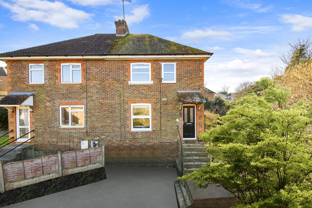 2 Manor Rd Manor Road, Southborough 3 bed semi-detached house - £395,000