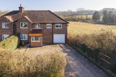 8 Berkeley Road, Mayfield, TN20 6EH